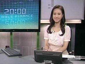 英文频道美女主播,Captivating Beauty and Grace: The Allure of the English Channel's Charming Anchor