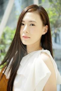 龙一一 照片,光影中的传奇人物