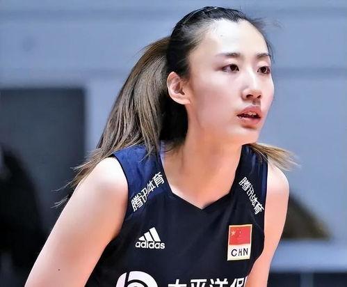 王俐人家庭背景,出身名门，传承家族荣耀的商界女强人